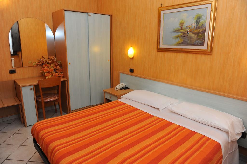 Hotel Isolabella Bussoleno Exterior photo